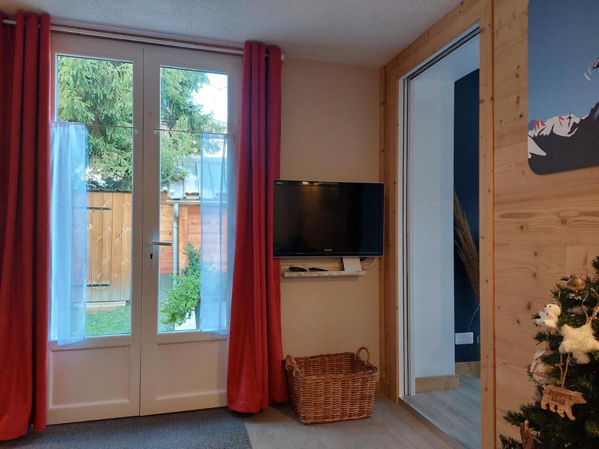 Studio Au Pied Des Montagnes Le Bourg-dʼOisans Εξωτερικό φωτογραφία